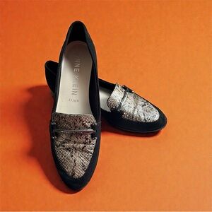 Anne Klein Women’s Black and Snake Print Loafers.  Size 10M. Good Condition.